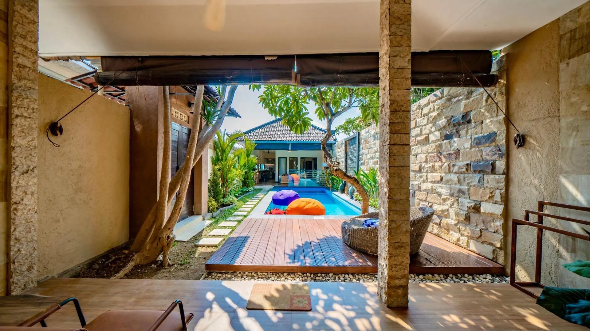 Villa Domino - *New* Luxurious 2Br W/ Pool @Central Seminyak
