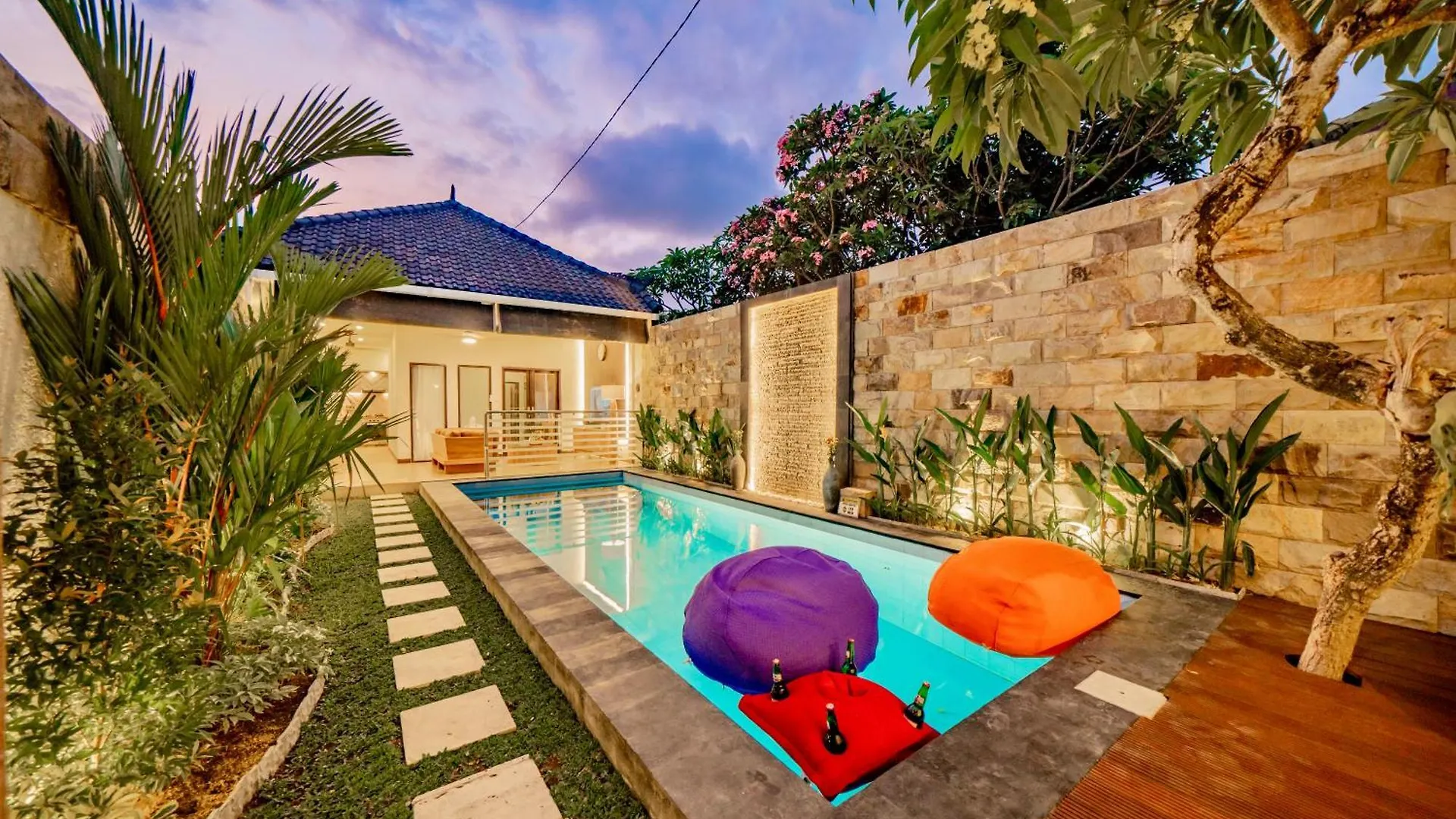 Villa Domino - *New* Luxurious 2Br W/ Pool @Central Seminyak 0*, Seminyak (Bali) Indonesia