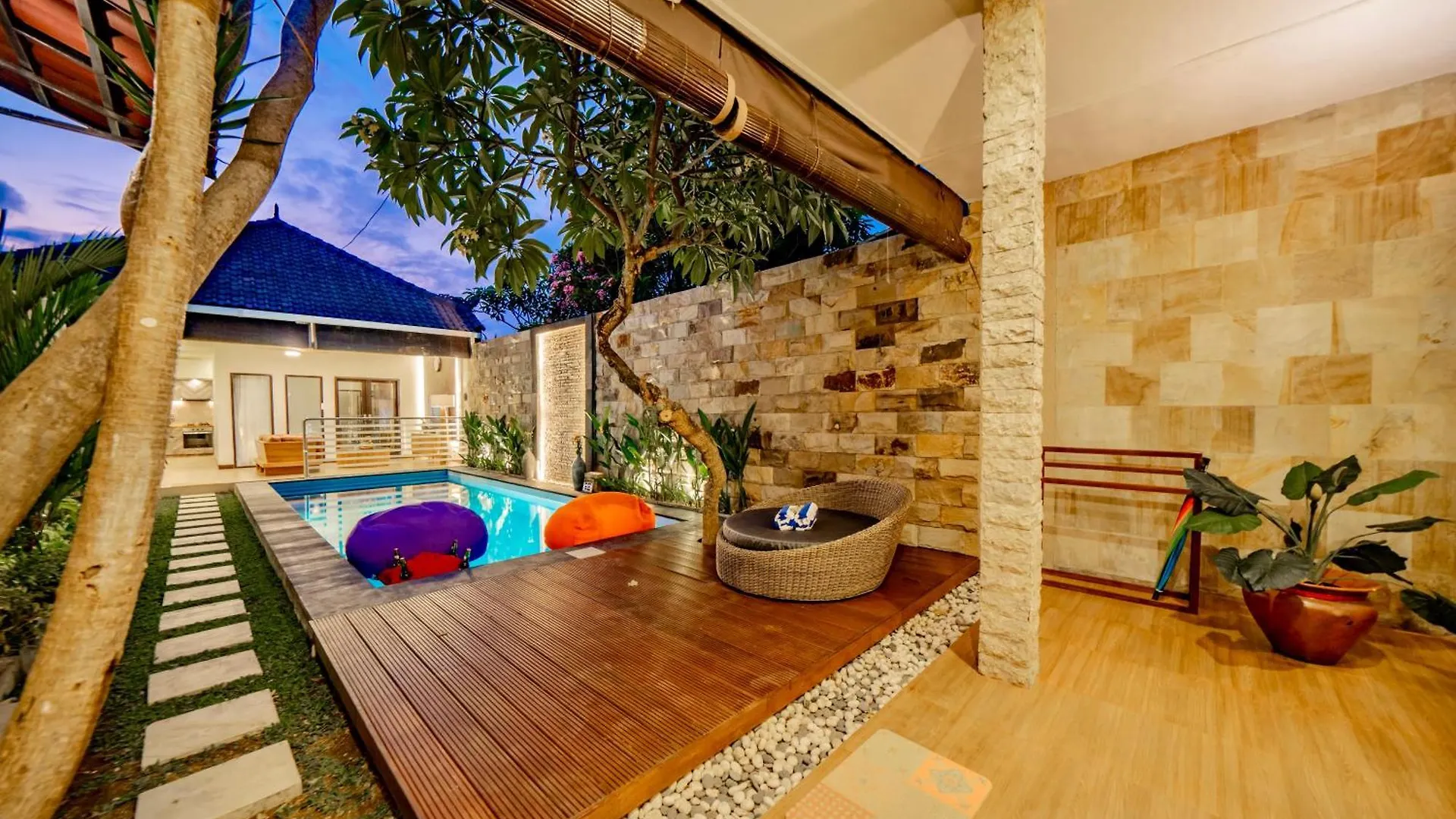 Villa Domino - *New* Luxurious 2Br W/ Pool @Central Seminyak 0*, Seminyak (Bali) Indonesia