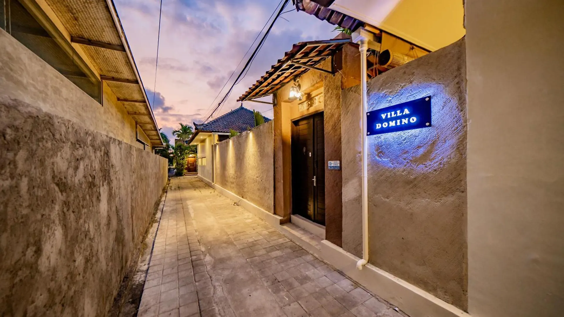 Villa Domino - *New* Luxurious 2Br W/ Pool @Central Seminyak