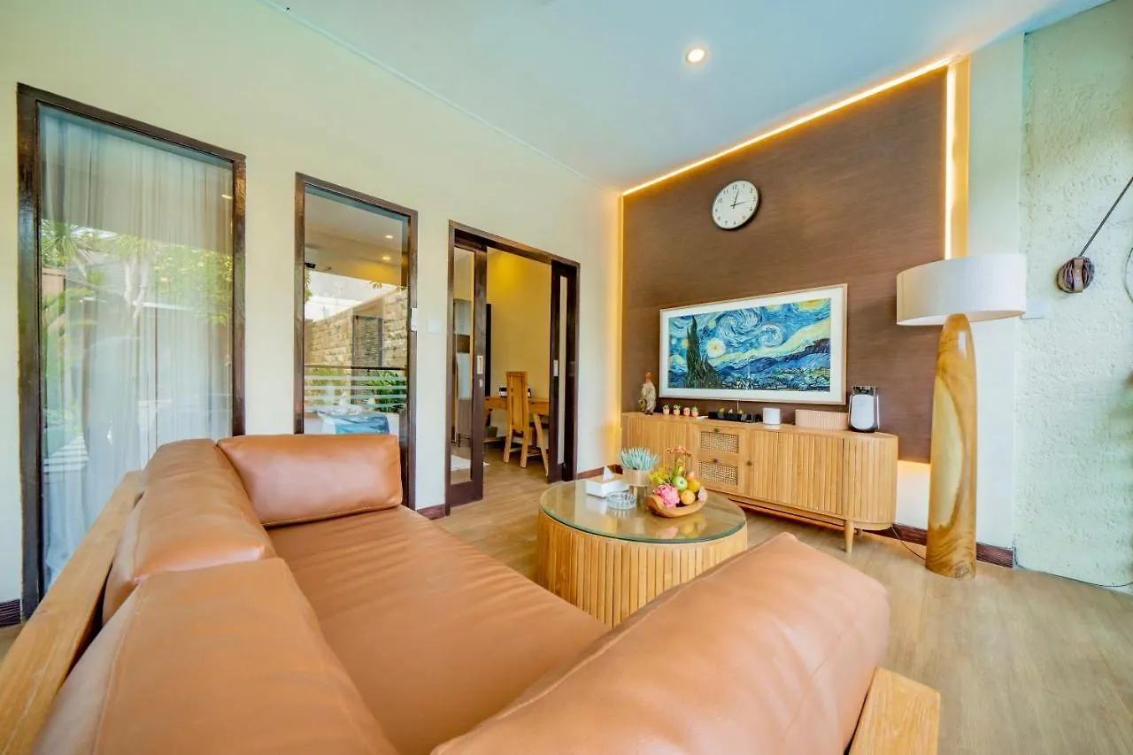 Villa Domino - *New* Luxurious 2Br W/ Pool @Central Seminyak
